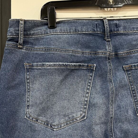 Nanette Lepore Belle High Rise Bootcut Jeans Floral Embroidery Size 16W - Picture 14 of 15